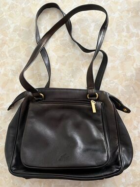 Vintage Stone Mountain Black Medium Size Pebbled Leather Shoulder Bag 8.5x10